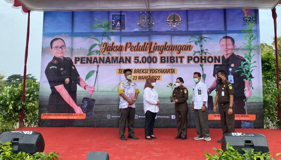 kejati+diy+tanam+pohon