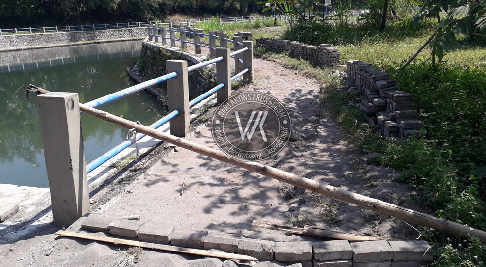 Penataan+embung+Sendari+saat+masih+tahap+awal+pekerjaan