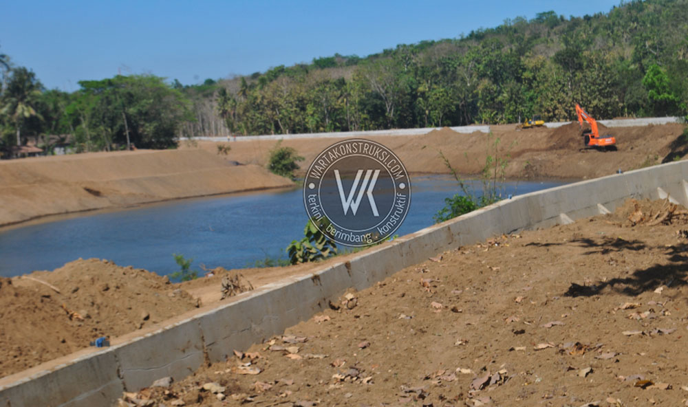 Proses+normalisasi+Sungai+Serang.+Foto%3A+Bhisma+Bharata