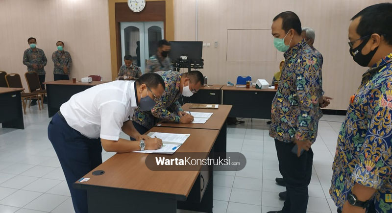 Dari+4+paket%2C+2+paket+proyek+pengaman+bandara+YIA+sudah+kontrak