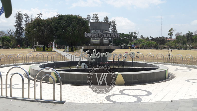 Alun-alun+Wates