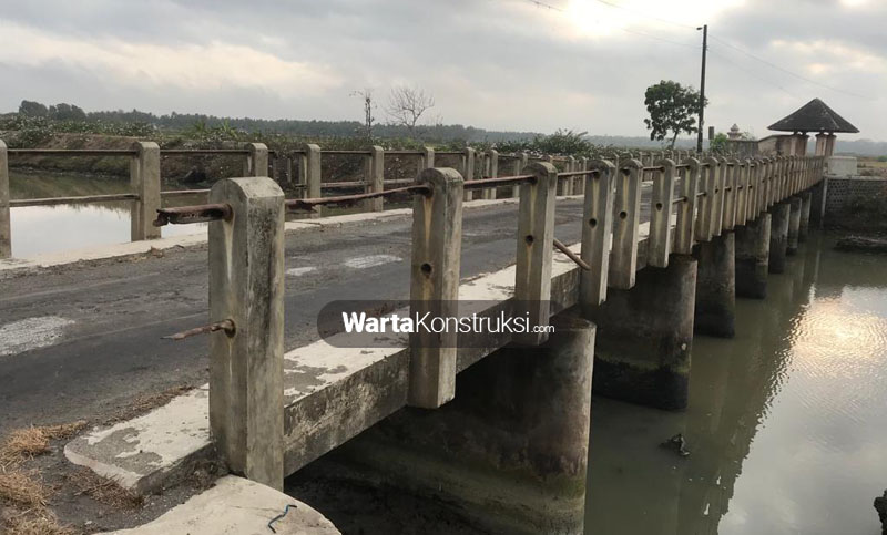 Tiang+penyangga+jembatan+Trisik+ambles